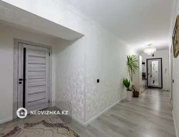 3-комнатная квартира, этаж 9 из 9, 80 м²