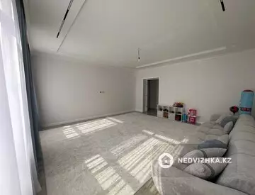 3-комнатная квартира, этаж 3 из 9, 105 м²