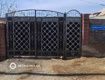 4-комнатный дом, 8 соток, 800 м²