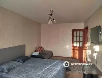 1-комнатная квартира, этаж 2 из 5, 30 м², по часам