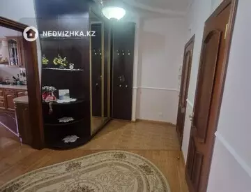 2-комнатная квартира, этаж 3 из 9, 102 м²