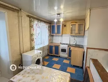 2-комнатная квартира, этаж 4 из 4, 55 м²