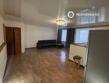 2-комнатная квартира, этаж 4 из 4, 55 м²