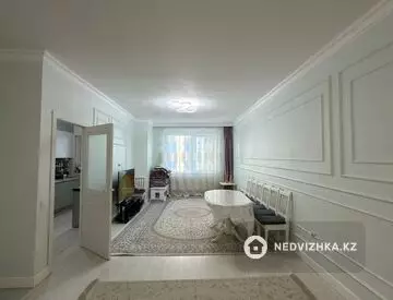 4-комнатная квартира, этаж 6 из 25, 107 м²