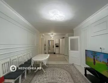 4-комнатная квартира, этаж 6 из 25, 107 м²