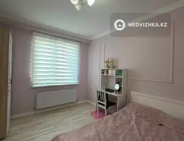 4-комнатная квартира, этаж 6 из 25, 107 м²