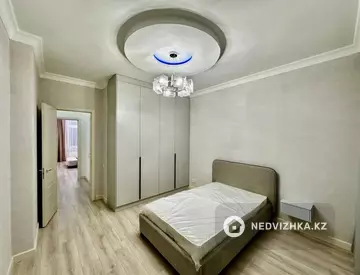 3-комнатная квартира, этаж 12 из 14, 100 м²