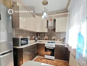 3-комнатная квартира, этаж 3 из 5, 62 м², на длительный срок