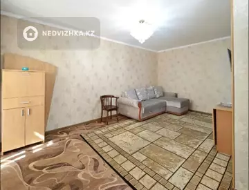 3-комнатная квартира, этаж 3 из 5, 62 м², на длительный срок