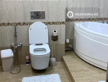 5-комнатная квартира, этаж 10 из 10, 200 м²