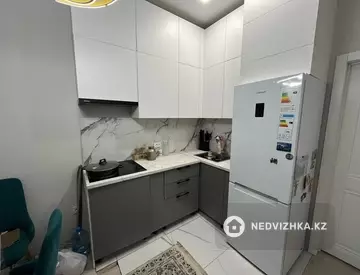 1-комнатная квартира, этаж 6 из 12, 38 м²