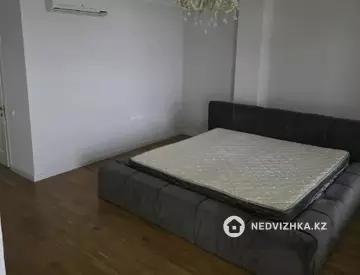 4-комнатная квартира, этаж 6 из 7, 174 м²