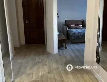 2-комнатная квартира, этаж 4 из 13, 63 м²