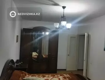 3-комнатная квартира, этаж 2 из 13, 71 м²