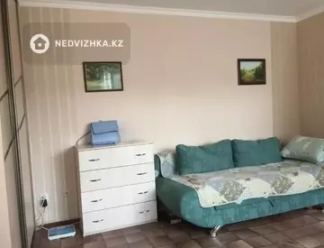 1-комнатная квартира, этаж 3 из 5, 30 м²