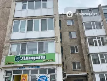 3-комнатная квартира, этаж 4 из 5, 60 м²