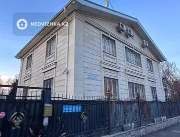 Помещение, 3 этажа, 384 м², На длительный срок