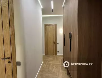 4-комнатная квартира, этаж 13 из 15, 90 м²