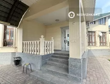 7-комнатный дом, 10 соток, 310 м²