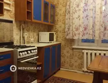 2-комнатная квартира, этаж 4 из 5, 50 м², На длительный срок
