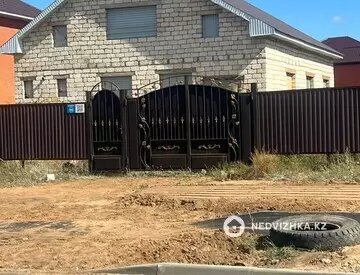 10-комнатная часть дома, 12 соток, 1 200 м²