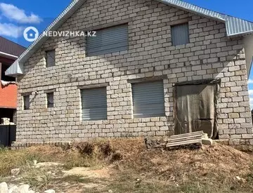 10-комнатная часть дома, 12 соток, 1 200 м²