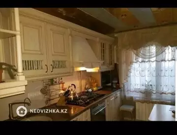 4-комнатная квартира, этаж 5 из 5, 100 м²