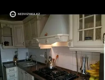 4-комнатная квартира, этаж 5 из 5, 100 м²