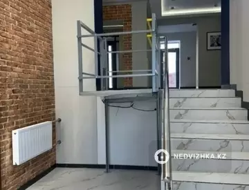 3-комнатная квартира, этаж 4 из 9, 74 м²