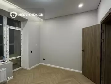 3-комнатная квартира, этаж 4 из 9, 74 м²