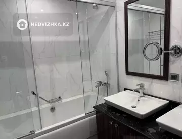 3-комнатная квартира, этаж 4 из 26, 117 м²