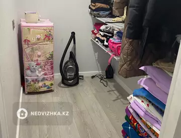 1-комнатная квартира, этаж 9 из 9, 38 м²