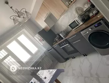 1-комнатная квартира, этаж 9 из 9, 38 м²