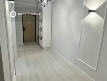 3-комнатная квартира, этаж 4 из 9, 74 м²
