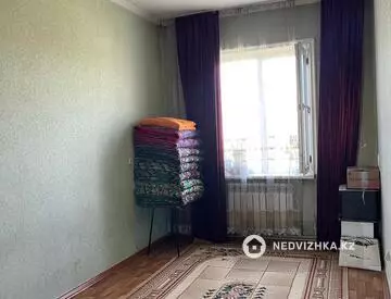 4-комнатная квартира, этаж 4 из 5, 90 м²