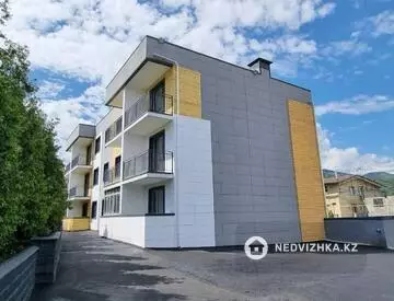 Здание, 4 этажа, 1 700 м²