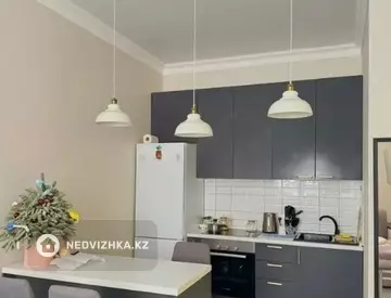 1-комнатная квартира, этаж 8 из 10, 38 м²