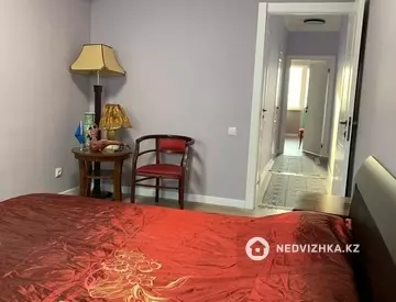 3-комнатная квартира, этаж 4 из 12, 85 м²