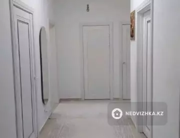 3-комнатная квартира, этаж 1 из 5, 80 м²