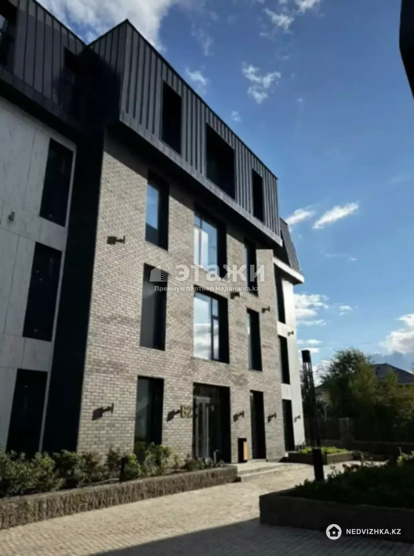 132.5 м², 4-комнатная квартира, этаж 2 из 4, 132 м², изображение - 1