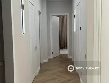 3-комнатная квартира, этаж 11 из 12, 111 м²