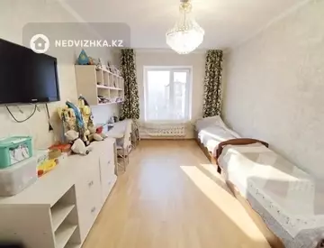 3-комнатная квартира, этаж 4 из 5, 90 м²