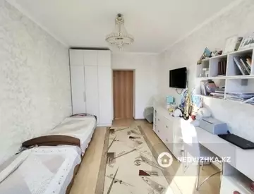 3-комнатная квартира, этаж 4 из 5, 90 м²