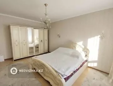 3-комнатная квартира, этаж 4 из 5, 90 м²