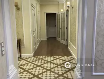 3-комнатная квартира, этаж 2 из 8, 124 м²