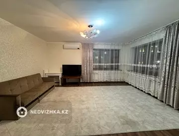 2-комнатная квартира, этаж 2 из 5, 93 м²