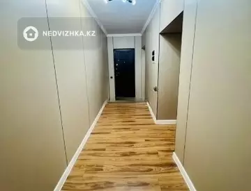 3-комнатная квартира, этаж 4 из 7, 88 м²