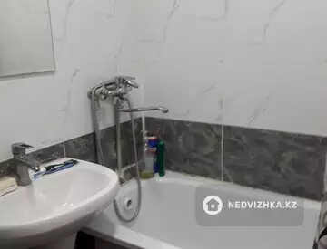 2-комнатная квартира, этаж 3 из 5, 52 м²