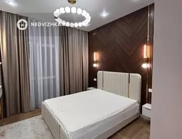 2-комнатная квартира, этаж 10 из 12, 55 м², посуточно