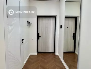 2-комнатная квартира, этаж 4 из 14, 42 м²